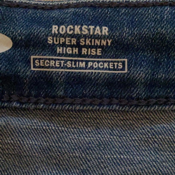 Old Navy Rockstar High Rise Super Skinny Jean - Picture 2 of 4